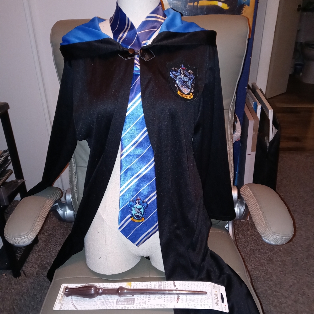 Ravenclaw Robe, Tie, and Wand Set -Child XL